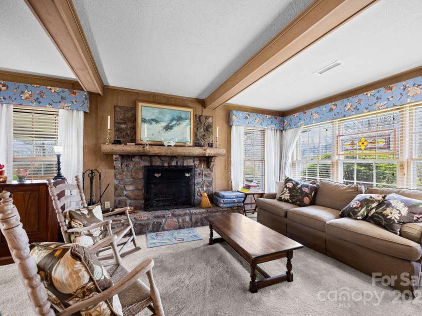 457 Overlook Drive, Spruce Pine, NC 287777.  MLS# CAR4245586, YatesRealty ID 2770. Light-filled living area