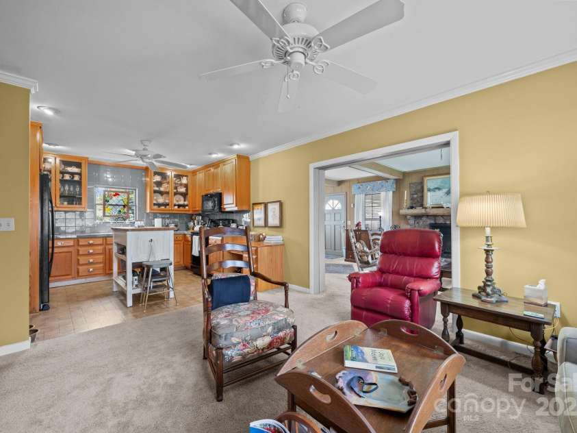 457 Overlook Drive, Spruce Pine, NC 287777.  MLS# CAR4245586, YatesRealty ID 2770. Open kitchen is great for entertaining