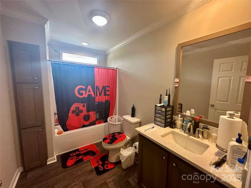 428 Long Branch Church Road, Jefferson, SC 29718.  MLS# CAR4270911, YatesRealty ID 27701. Full hall bathroom