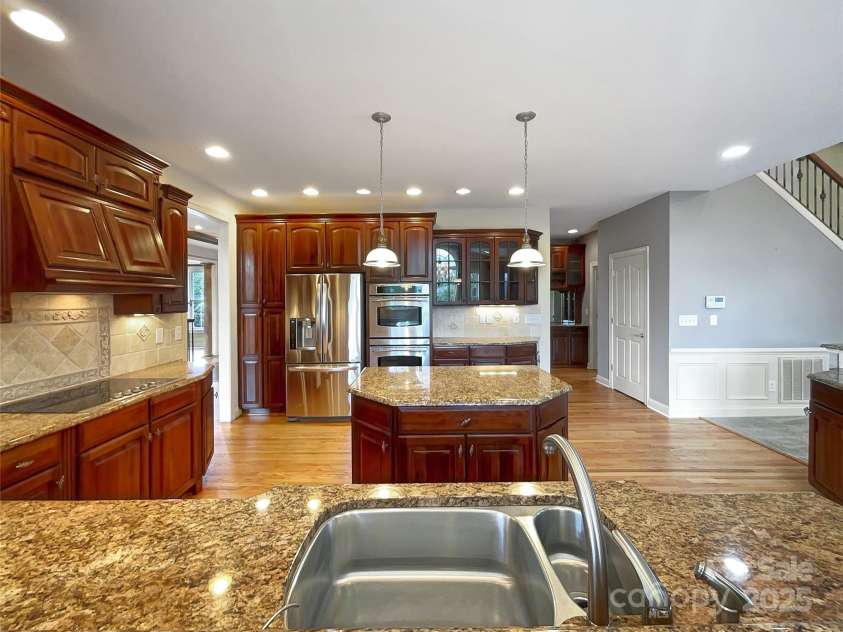 1000 Sarandon Drive, Matthews, NC 28104.  MLS# CAR4259521, YatesRealty ID 27703. 