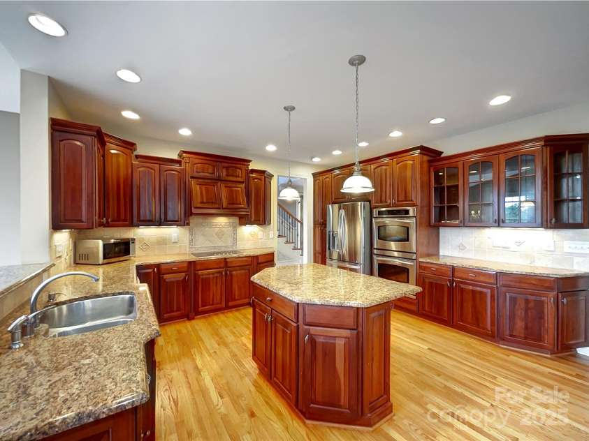 1000 Sarandon Drive, Matthews, NC 28104.  MLS# CAR4259521, YatesRealty ID 27703. 