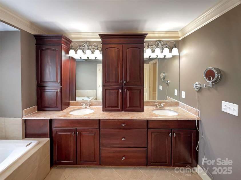 1000 Sarandon Drive, Matthews, NC 28104.  MLS# CAR4259521, YatesRealty ID 27703. 