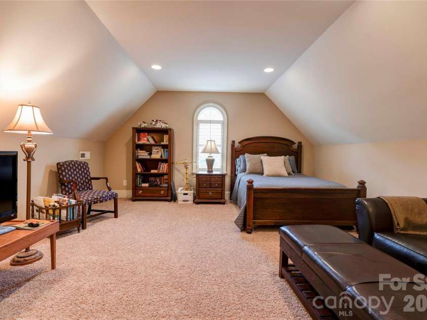 121 Blakemore Drive, Shelby, NC 28152.  MLS# CAR4389105, YatesRealty ID 27704. Bedroom 3/Bonus Room