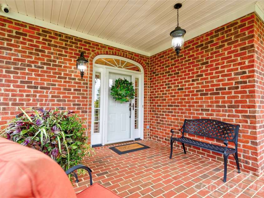 121 Blakemore Drive, Shelby, NC 28152.  MLS# CAR4389105, YatesRealty ID 27704. Covered Front Porch