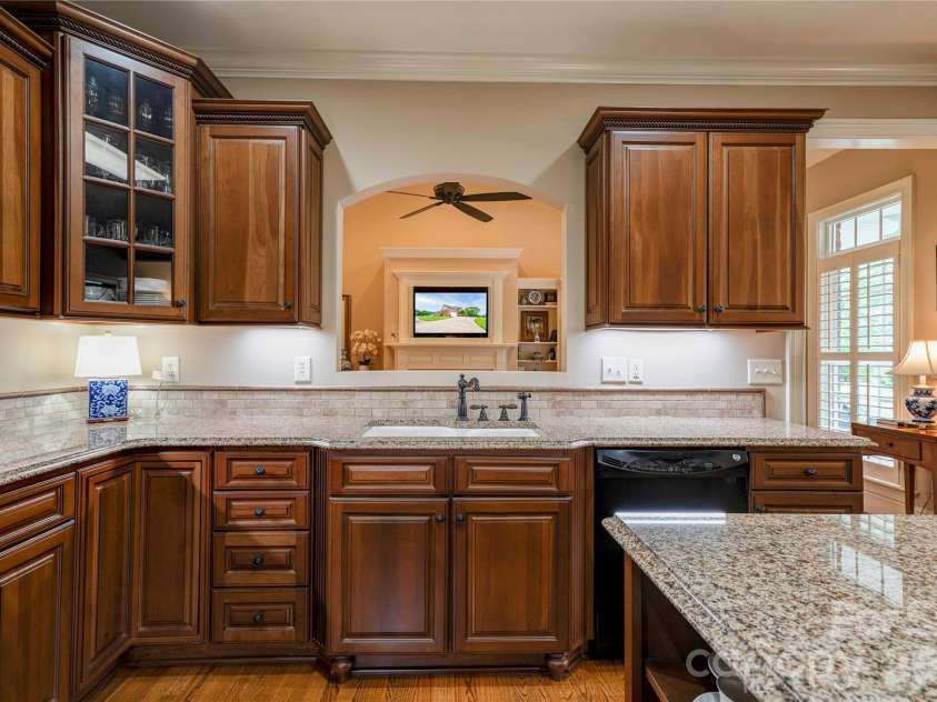 121 Blakemore Drive, Shelby, NC 28152.  MLS# CAR4389105, YatesRealty ID 27704. Kitchen