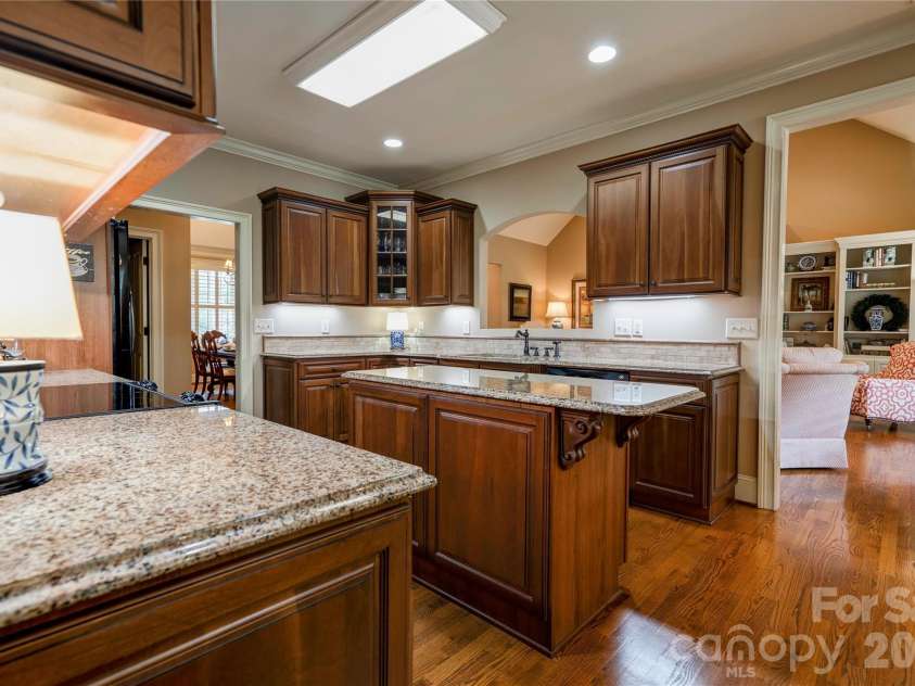 121 Blakemore Drive, Shelby, NC 28152.  MLS# CAR4389105, YatesRealty ID 27704. Kitchen