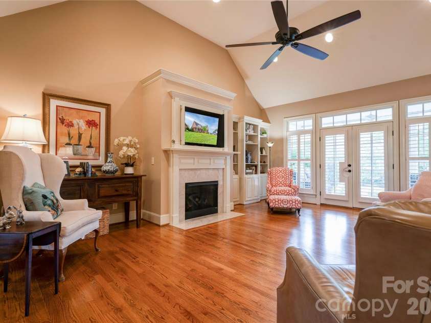 121 Blakemore Drive, Shelby, NC 28152.  MLS# CAR4389105, YatesRealty ID 27704. Living Room