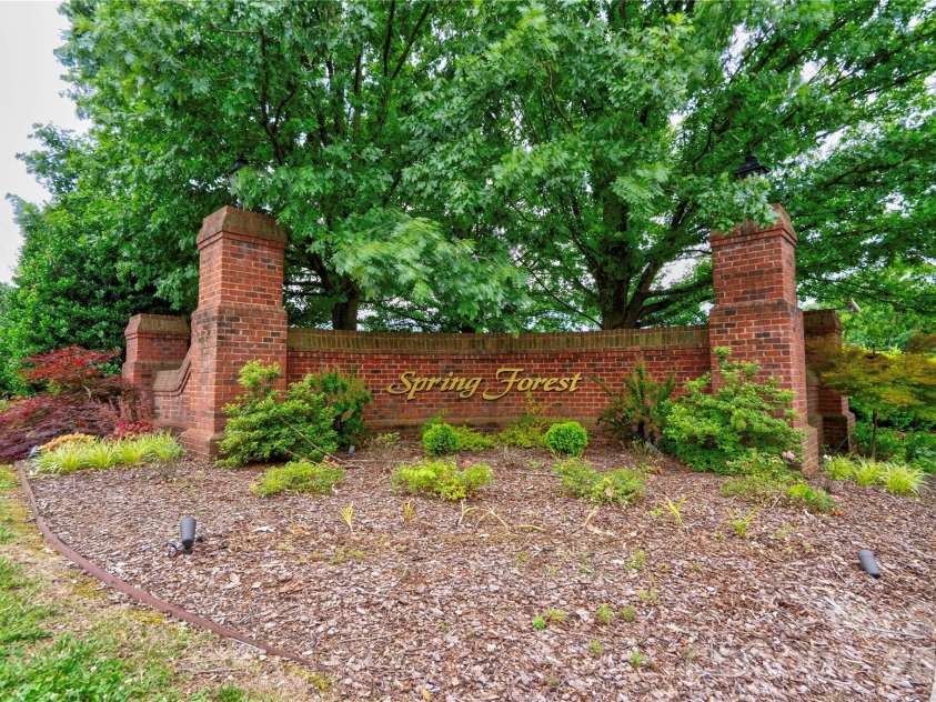 121 Blakemore Drive, Shelby, NC 28152.  MLS# CAR4389105, YatesRealty ID 27704. Spring Forest