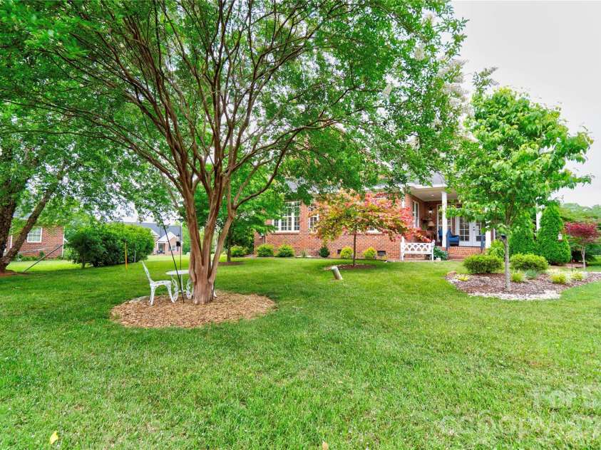 121 Blakemore Drive, Shelby, NC 28152.  MLS# CAR4389105, YatesRealty ID 27704. Yard