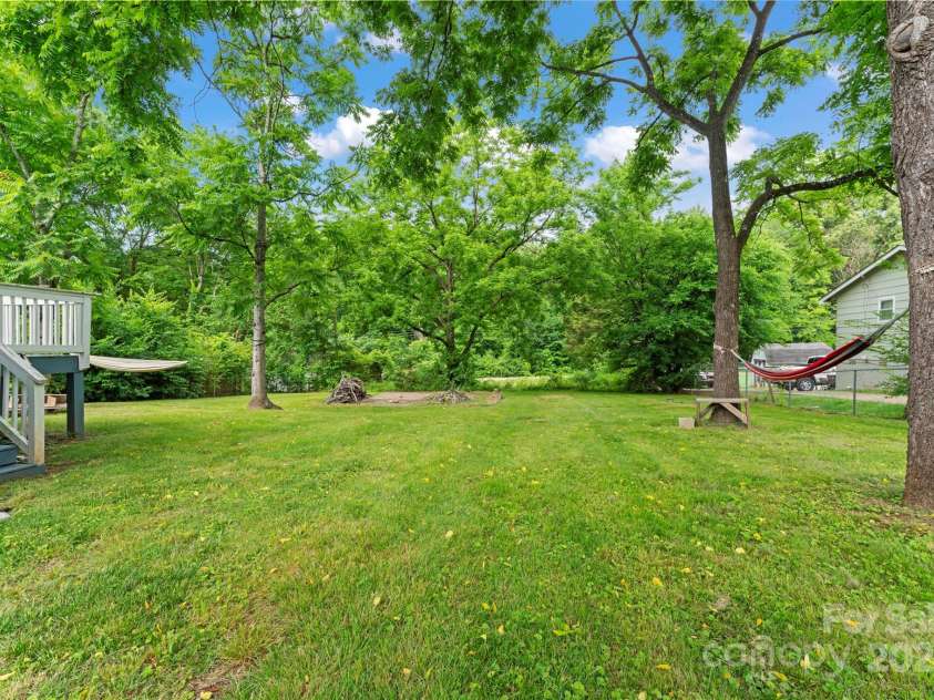 3400 Reid Avenue, Charlotte, NC 28208.  MLS# CAR4262745, YatesRealty ID 27704. 