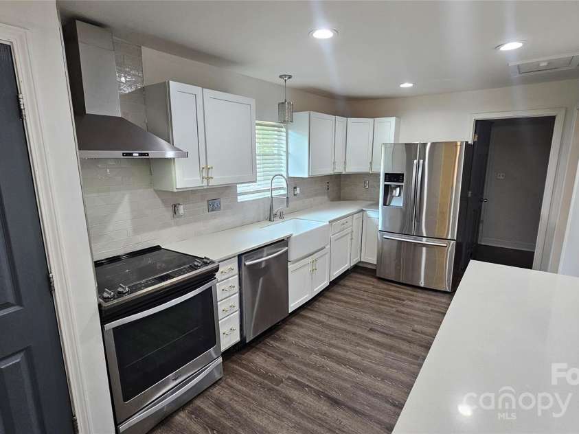 3400 Reid Avenue, Charlotte, NC 28208.  MLS# CAR4262745, YatesRealty ID 27704. Kitchen
