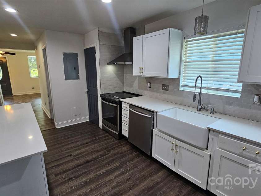 3400 Reid Avenue, Charlotte, NC 28208.  MLS# CAR4262745, YatesRealty ID 27704. Kitchen