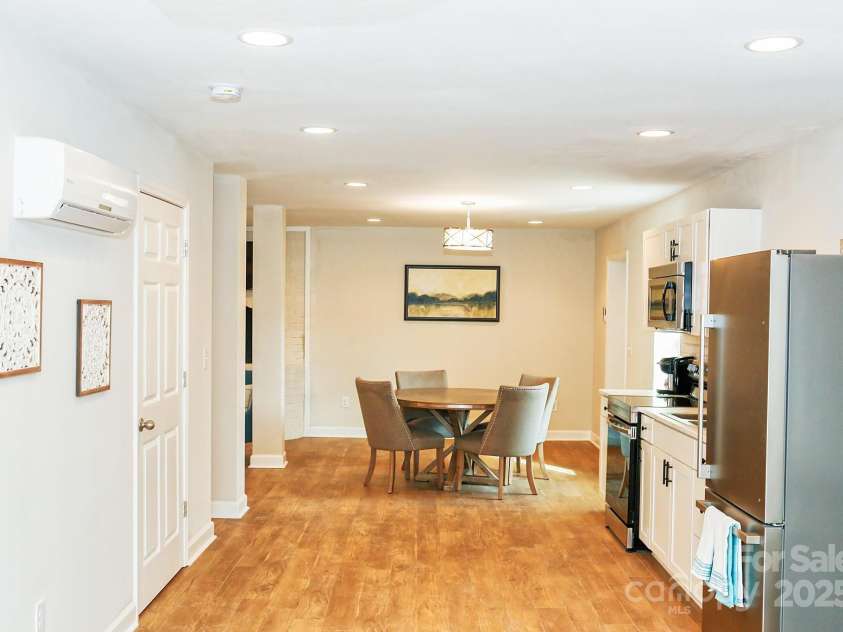 1516 Buffalo Shoals Road, Lincolnton, NC 28092.  MLS# CAR4281719, YatesRealty ID 27705. Lower Level - Kitchen and dining area