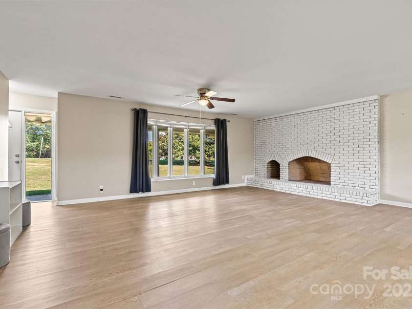 1516 Buffalo Shoals Road, Lincolnton, NC 28092.  MLS# CAR4281719, YatesRealty ID 27705. Upper level - Living area