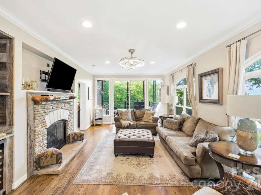 30 Lower Tanglewood Road, Lake Toxaway, NC 28747.  MLS# CAR4388779, YatesRealty ID 27705. Open Concept
