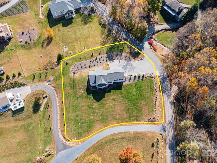 605 Red Bank Road, Waynesville, NC 28786.  MLS# CAR4313671, YatesRealty ID 27707. Lines show approximate lot size. 