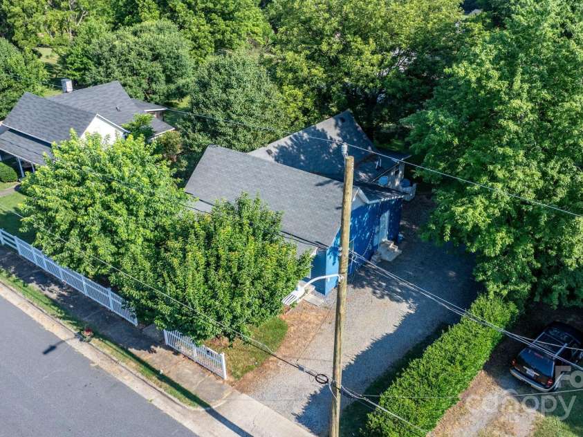 1302 1st Avenue, Hickory, NC 28601.  MLS# CAR4278571, YatesRealty ID 27708. 