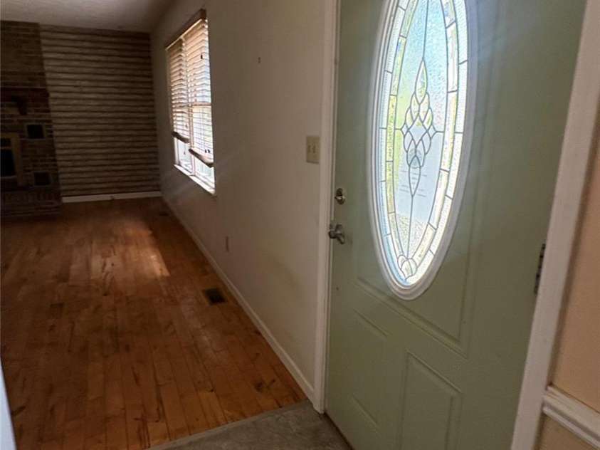 132 Haynes Street, Hendersonville, NC 28791.  MLS# CAR4389593, YatesRealty ID 27708. 