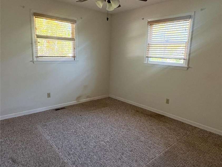 132 Haynes Street, Hendersonville, NC 28791.  MLS# CAR4389593, YatesRealty ID 27708. 