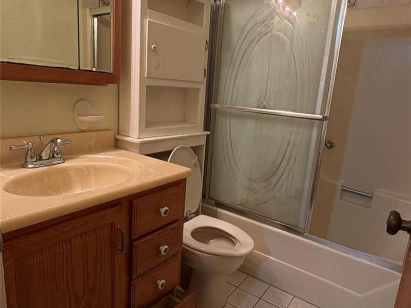 132 Haynes Street, Hendersonville, NC 28791.  MLS# CAR4389593, YatesRealty ID 27708. 