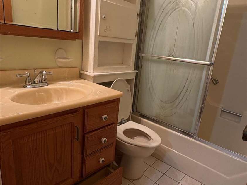 132 Haynes Street, Hendersonville, NC 28791.  MLS# CAR4389593, YatesRealty ID 27708. 