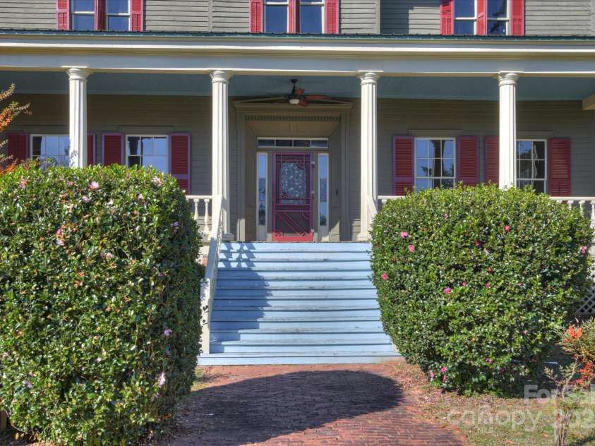 197 Sheppard Drive, Edgefield, SC 29824.  MLS# CAR4322913, YatesRealty ID 2771. 