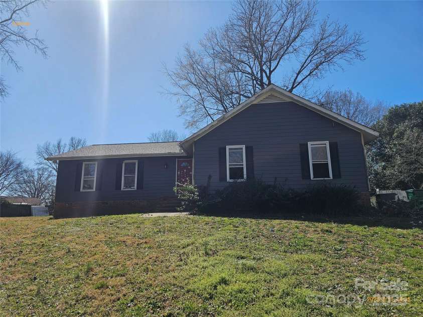 5815 Katrine Court, Charlotte, NC 28208.  MLS# CAR4232357, YatesRealty ID 2771. 
