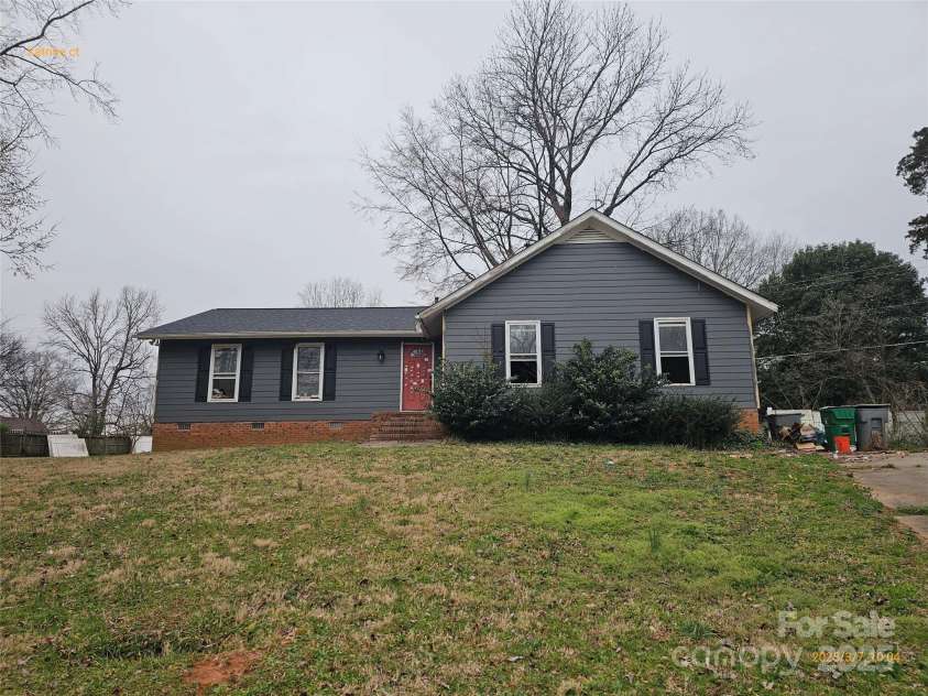 5815 Katrine Court, Charlotte, NC 28208.  MLS# CAR4232357, YatesRealty ID 2771. 