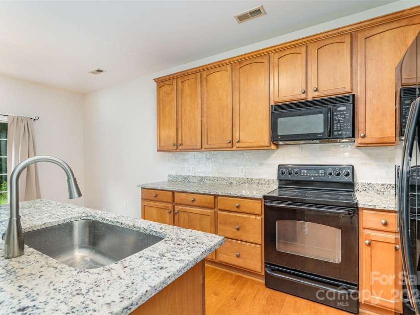 14911 Taggert Trail Drive, Charlotte, NC 28273.  MLS# CAR4270538, YatesRealty ID 27710. 