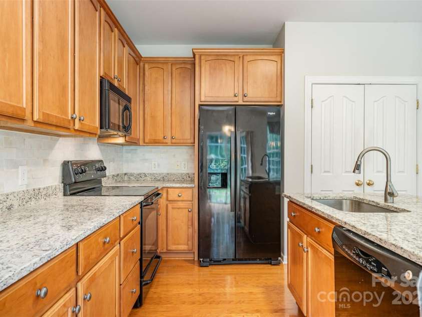 14911 Taggert Trail Drive, Charlotte, NC 28273.  MLS# CAR4270538, YatesRealty ID 27710. 