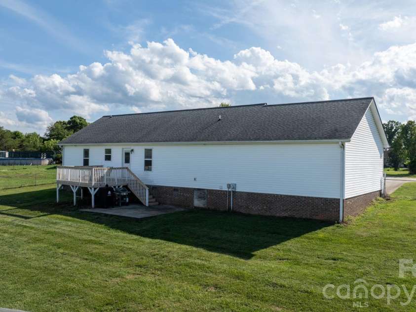 5068 Tonys Way, Vale, NC 28168.  MLS# CAR4385884, YatesRealty ID 27710. 