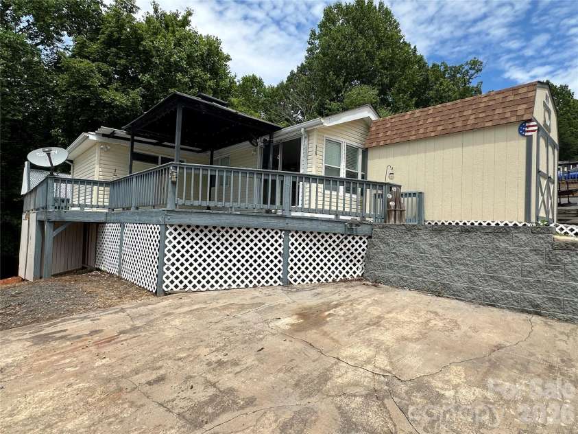 115 Badin View Road, New London, NC 28127.  MLS# CAR4388963, YatesRealty ID 27711. 