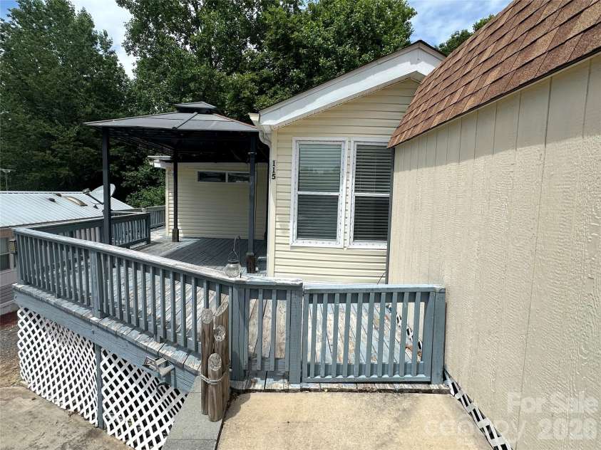 115 Badin View Road, New London, NC 28127.  MLS# CAR4388963, YatesRealty ID 27711. 