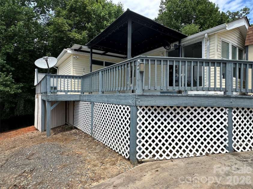 115 Badin View Road, New London, NC 28127.  MLS# CAR4388963, YatesRealty ID 27711. 