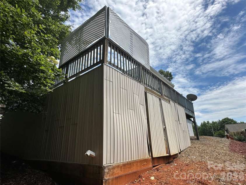 115 Badin View Road, New London, NC 28127.  MLS# CAR4388963, YatesRealty ID 27711. 