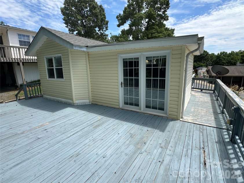 115 Badin View Road, New London, NC 28127.  MLS# CAR4388963, YatesRealty ID 27711. 