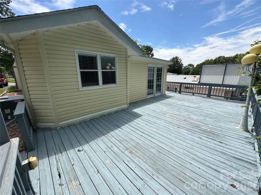 115 Badin View Road, New London, NC 28127.  MLS# CAR4388963, YatesRealty ID 27711. 