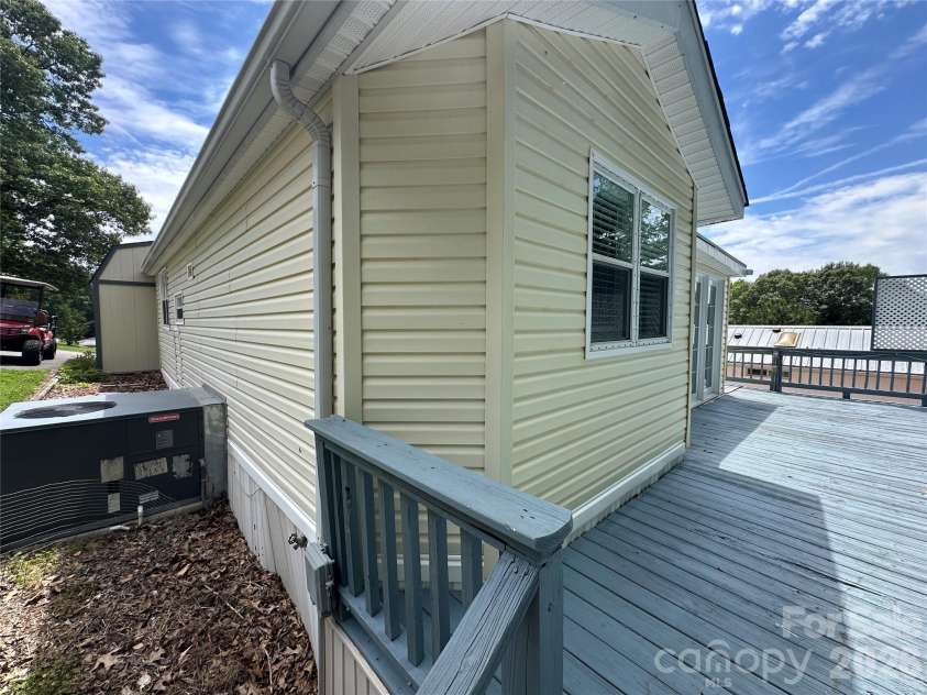 115 Badin View Road, New London, NC 28127.  MLS# CAR4388963, YatesRealty ID 27711. 