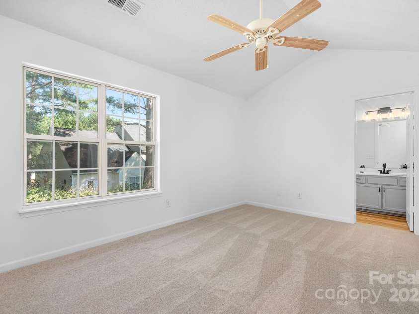 9911 Birch Knoll Court, Charlotte, NC 28213.  MLS# CAR4278633, YatesRealty ID 27712. Second Primary Bedroom