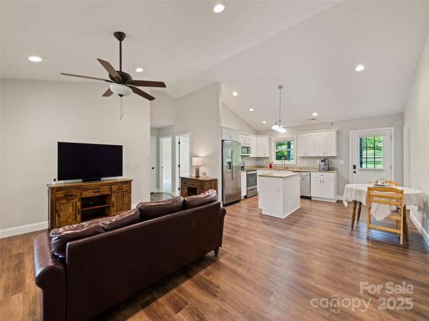 101 Meadowbrook Drive, Franklin, NC 28734.  MLS# CAR4273414, YatesRealty ID 27713. 
