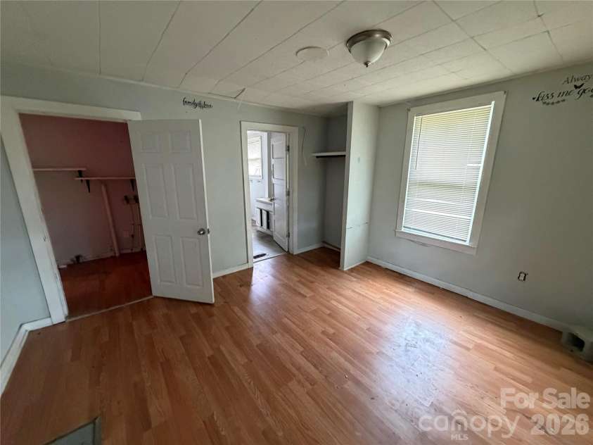 2528 Gardner Street, Gastonia, NC 28056.  MLS# CAR4389610, YatesRealty ID 27713. Primary bed