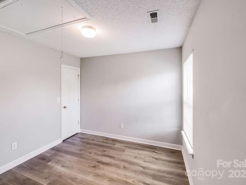 1703 Southwind Drive, Charlotte, NC 28216.  MLS# CAR4274839, YatesRealty ID 27714. 