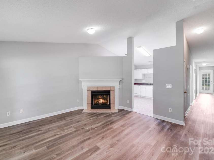 1703 Southwind Drive, Charlotte, NC 28216.  MLS# CAR4274839, YatesRealty ID 27714. 