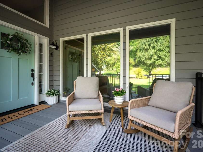 7611 Robin Crest Road, Charlotte, NC 28226.  MLS# CAR4389552, YatesRealty ID 27714. 