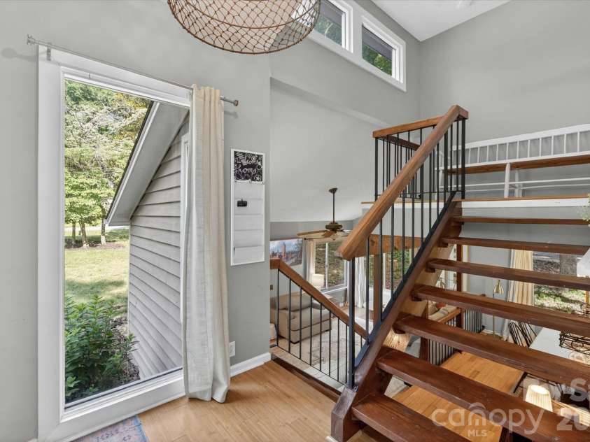 7611 Robin Crest Road, Charlotte, NC 28226.  MLS# CAR4389552, YatesRealty ID 27714. 