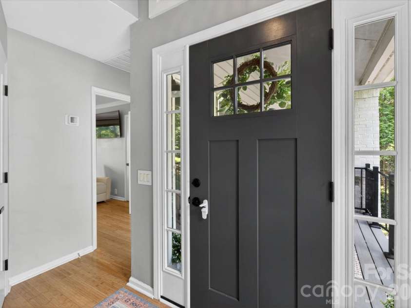 7611 Robin Crest Road, Charlotte, NC 28226.  MLS# CAR4389552, YatesRealty ID 27714. 