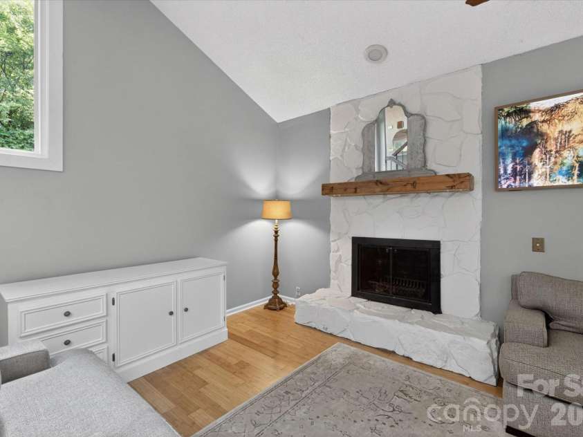7611 Robin Crest Road, Charlotte, NC 28226.  MLS# CAR4389552, YatesRealty ID 27714. 
