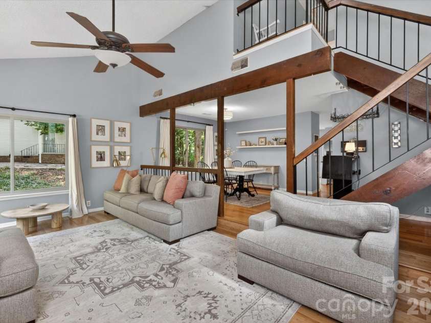7611 Robin Crest Road, Charlotte, NC 28226.  MLS# CAR4389552, YatesRealty ID 27714. 