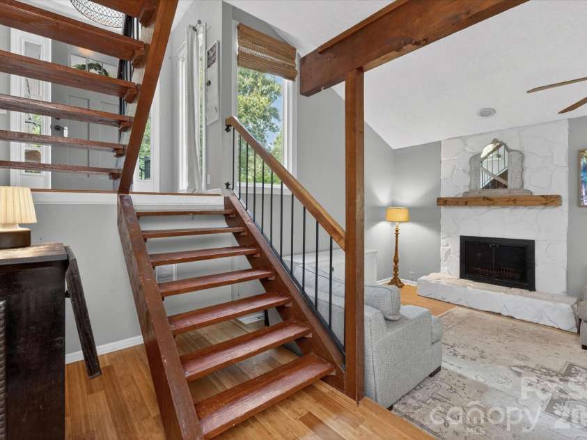 7611 Robin Crest Road, Charlotte, NC 28226.  MLS# CAR4389552, YatesRealty ID 27714. 