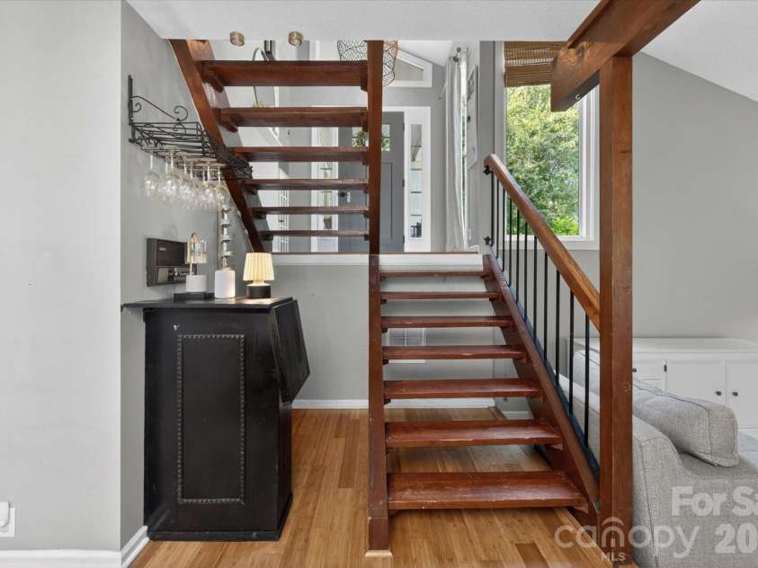 7611 Robin Crest Road, Charlotte, NC 28226.  MLS# CAR4389552, YatesRealty ID 27714. 